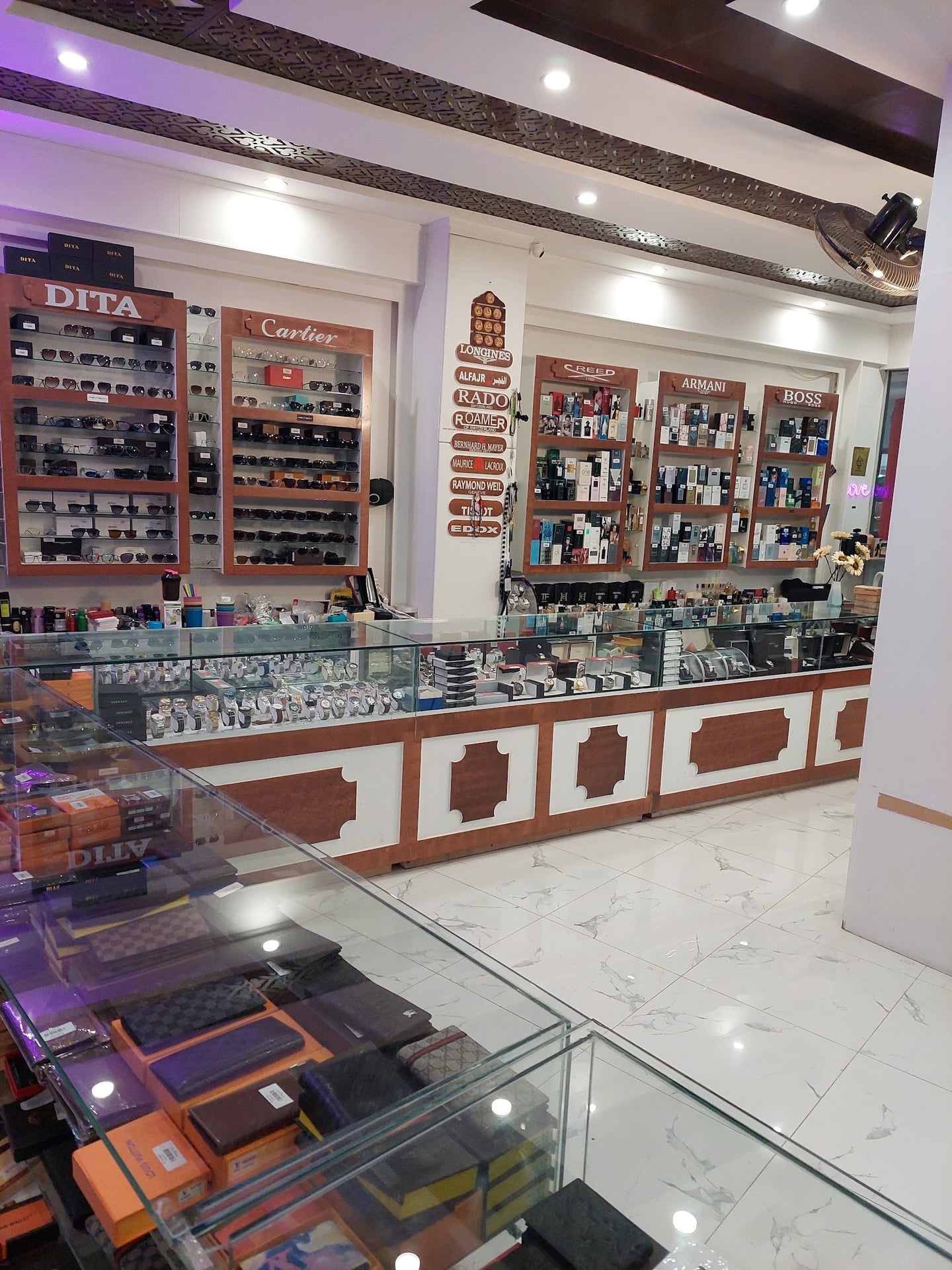 Brand's club photo 4