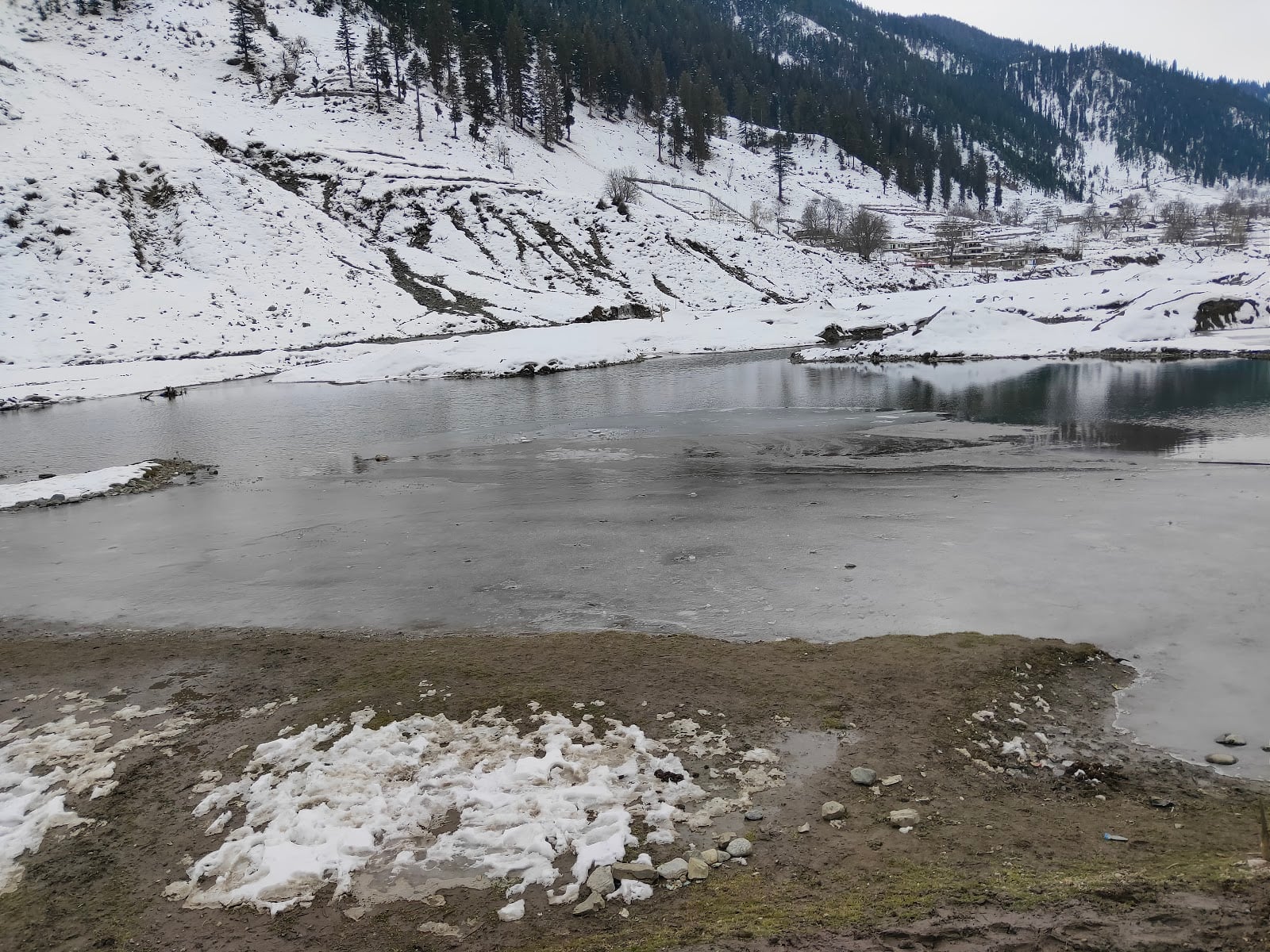 Dhamaka Lake photo 2