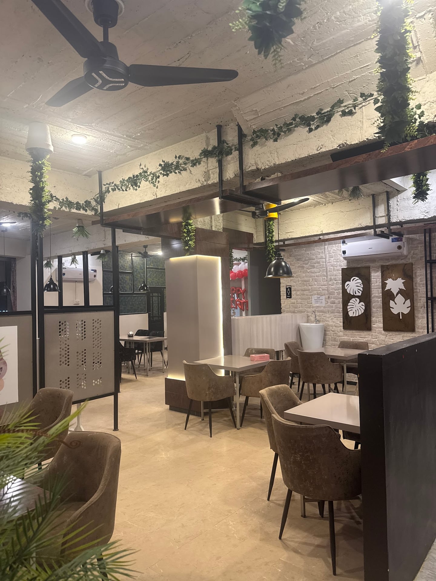 Dine Up Restaurant photo 3