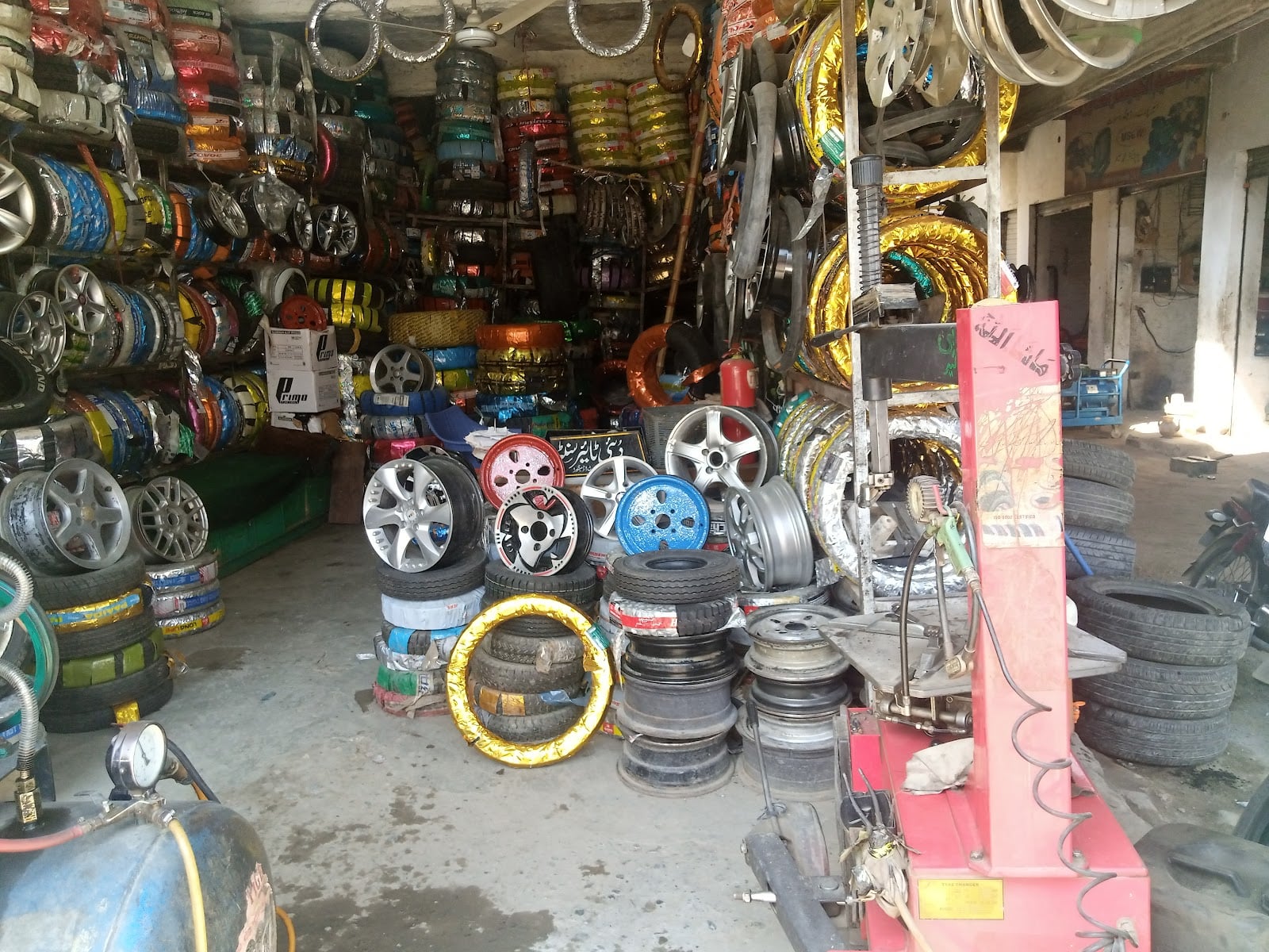 Dubai Tyres Center photo 2