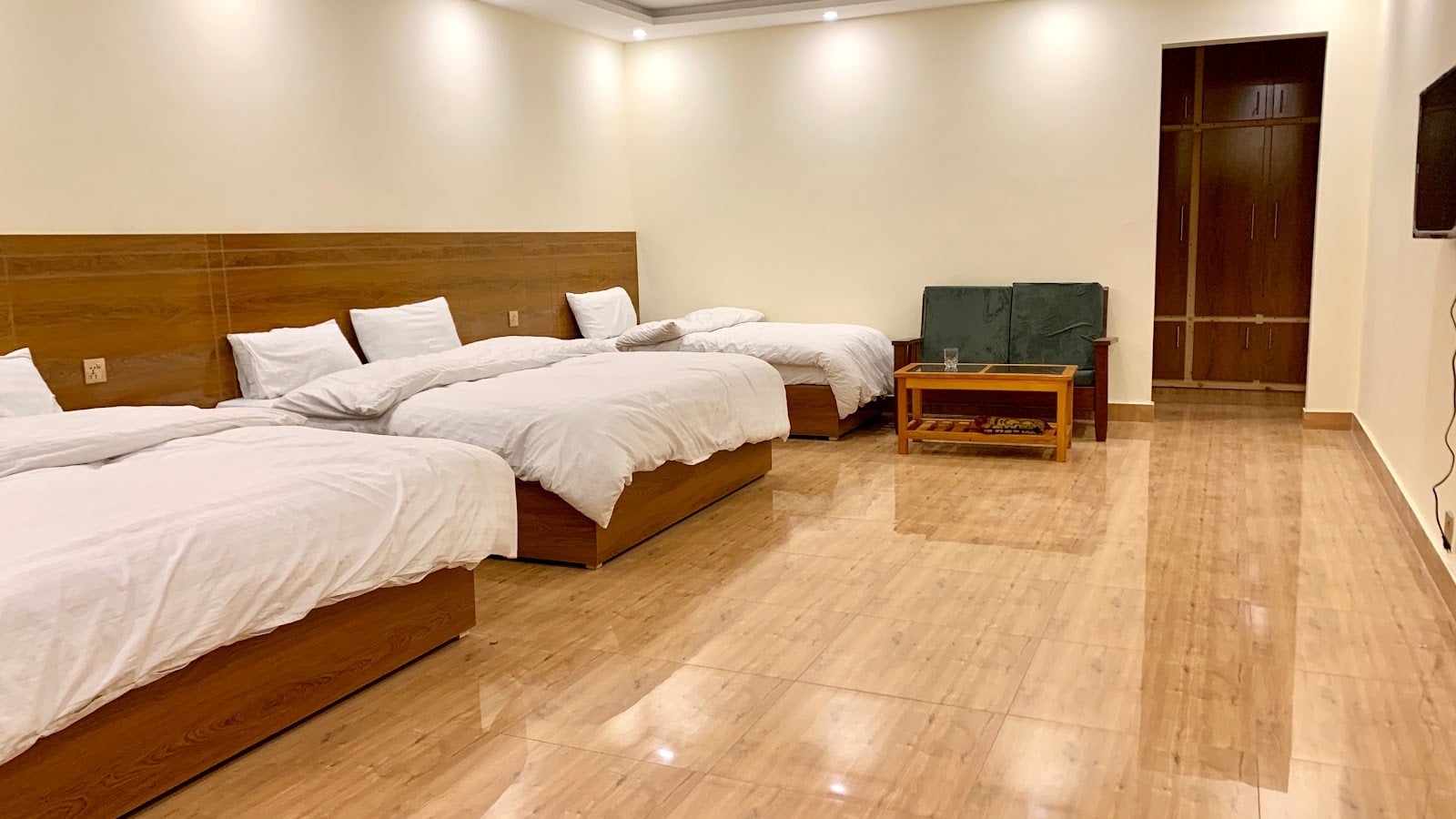 Grand Cottages Kalam photo 2