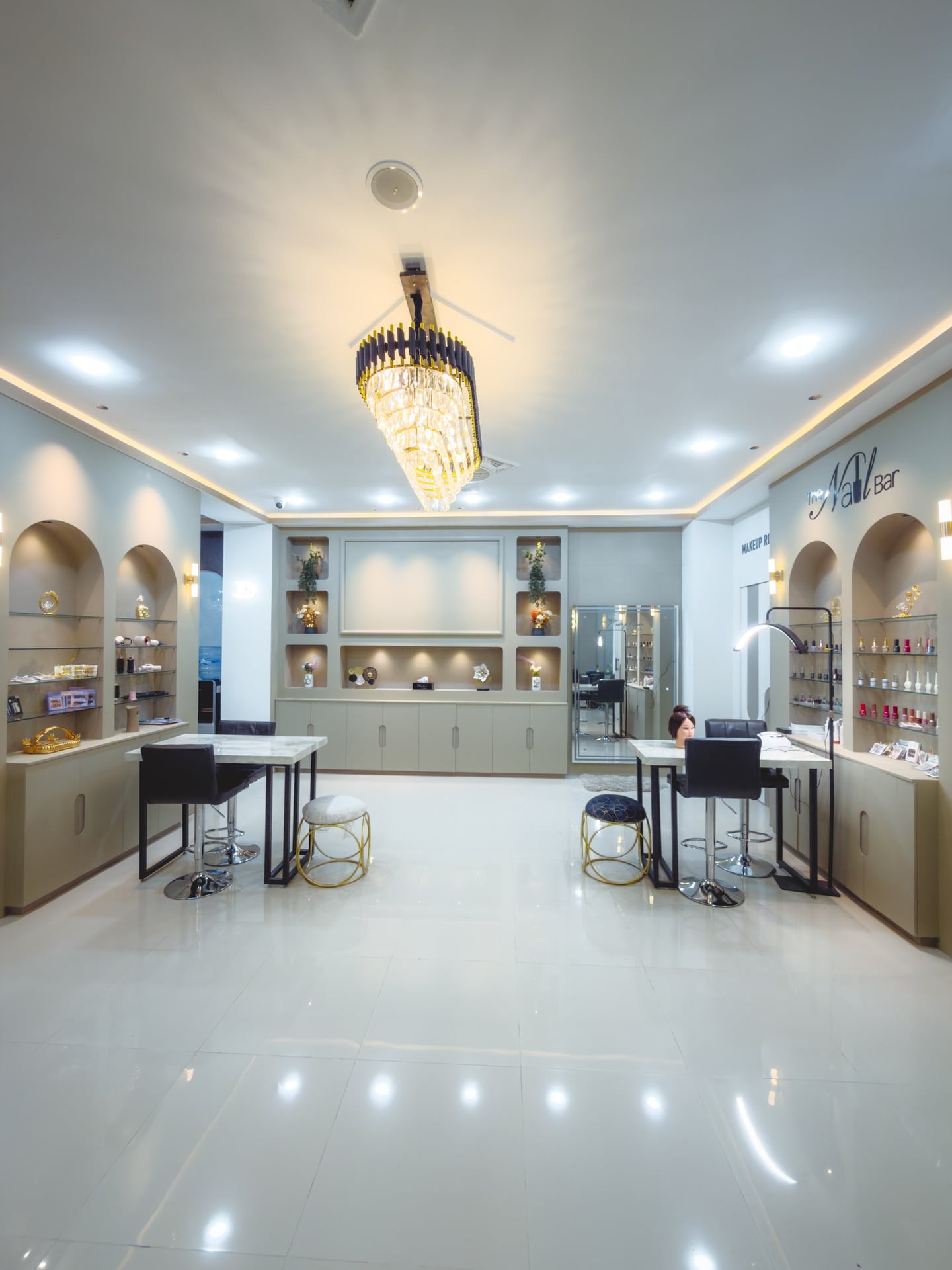 Hadiqa Kiani Salon Swat photo 2