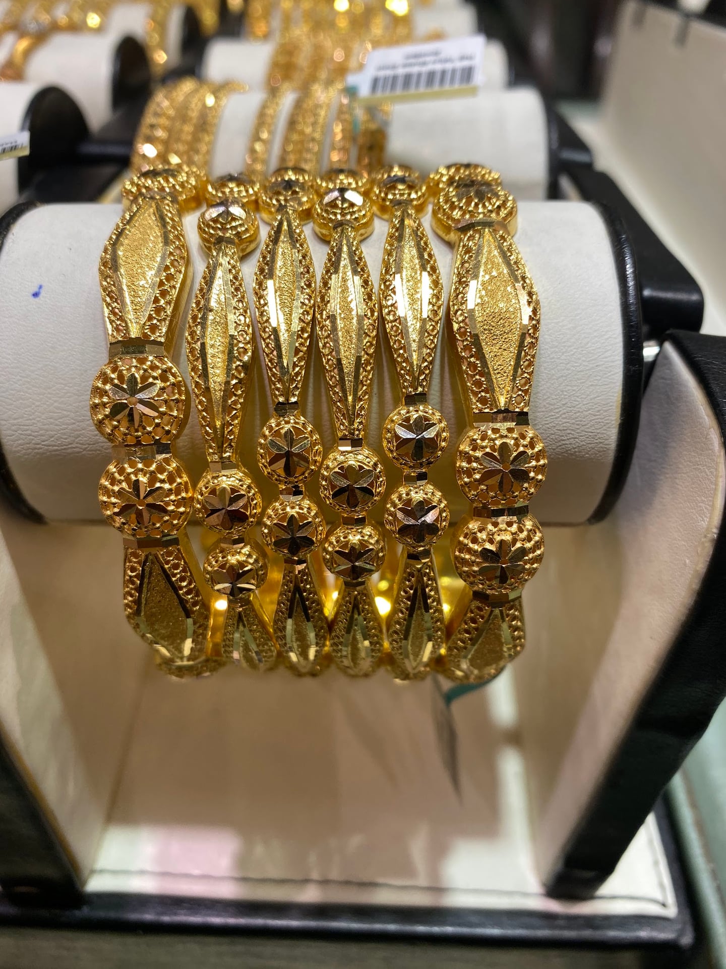 Haji Yahya Ghulam Ghaus Jewellers photo 4