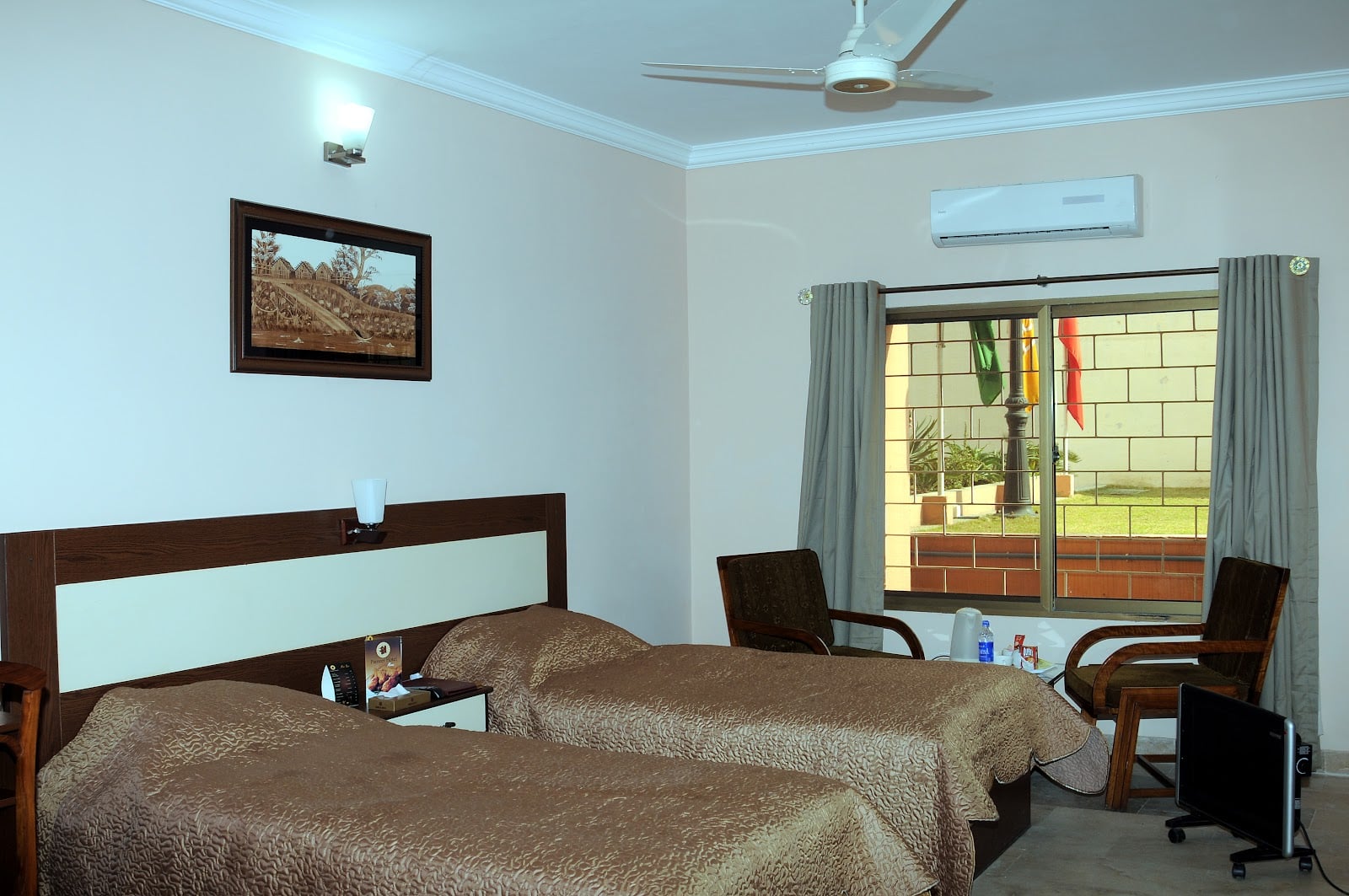 Hotel Pameer photo 2