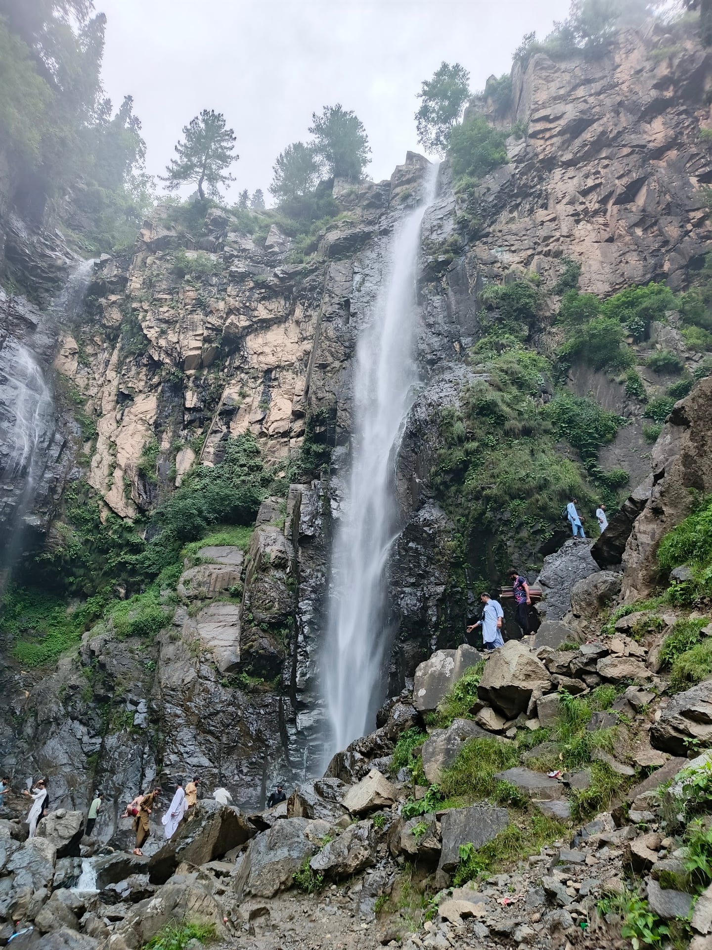 Jarogo Waterfall photo 2