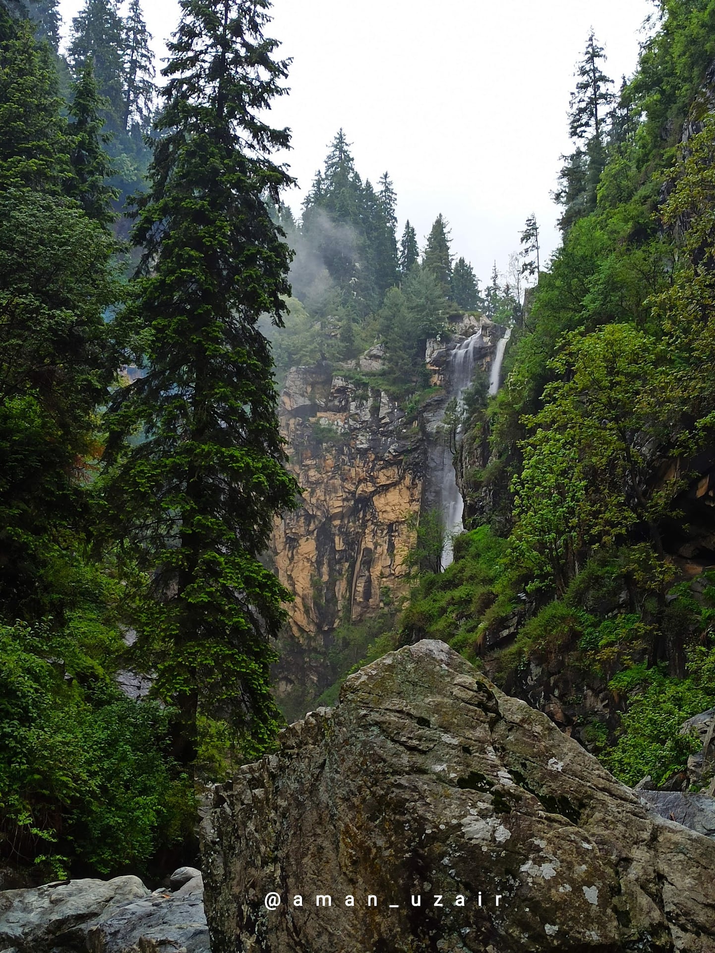 Jarogo Waterfall photo 4