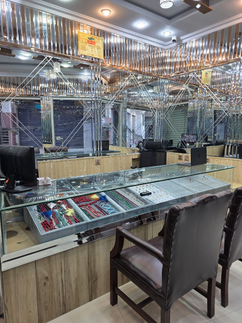 JISA GEMS AND JEWELLERY (PVT) photo 2