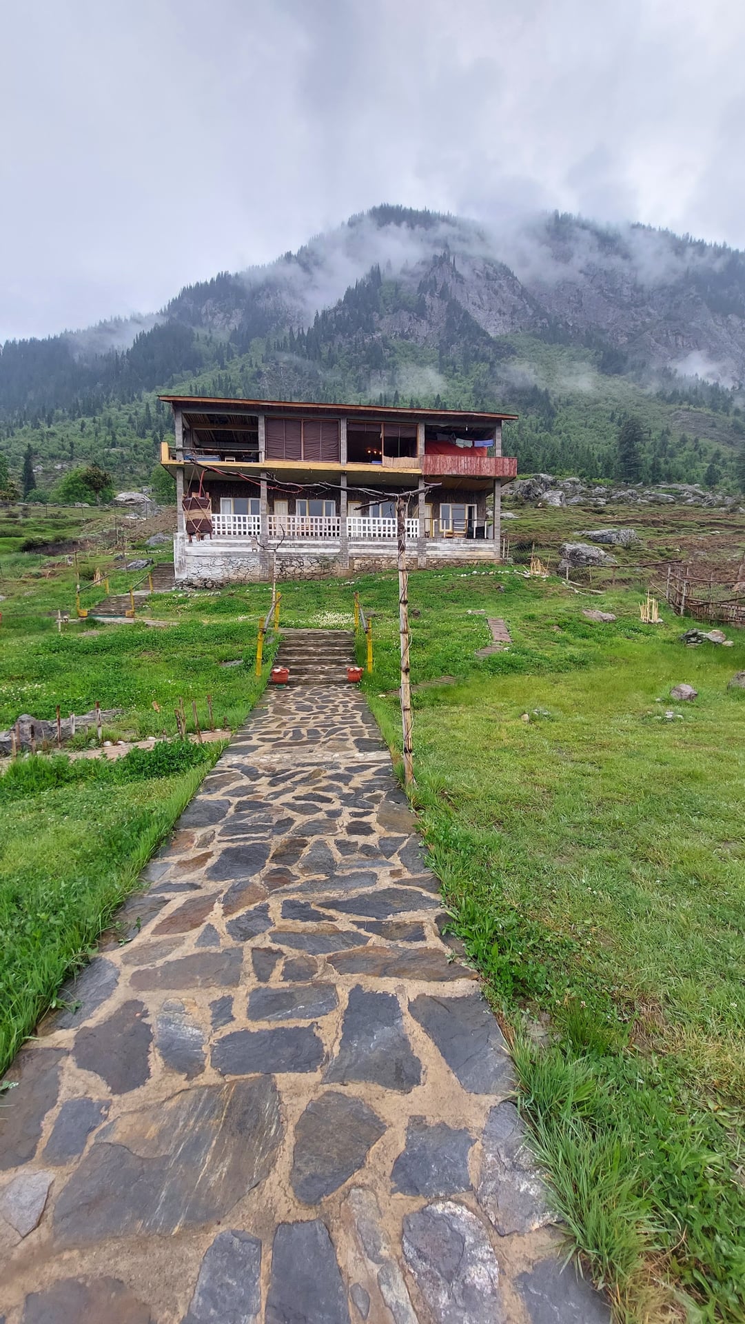Khana Badosh resort