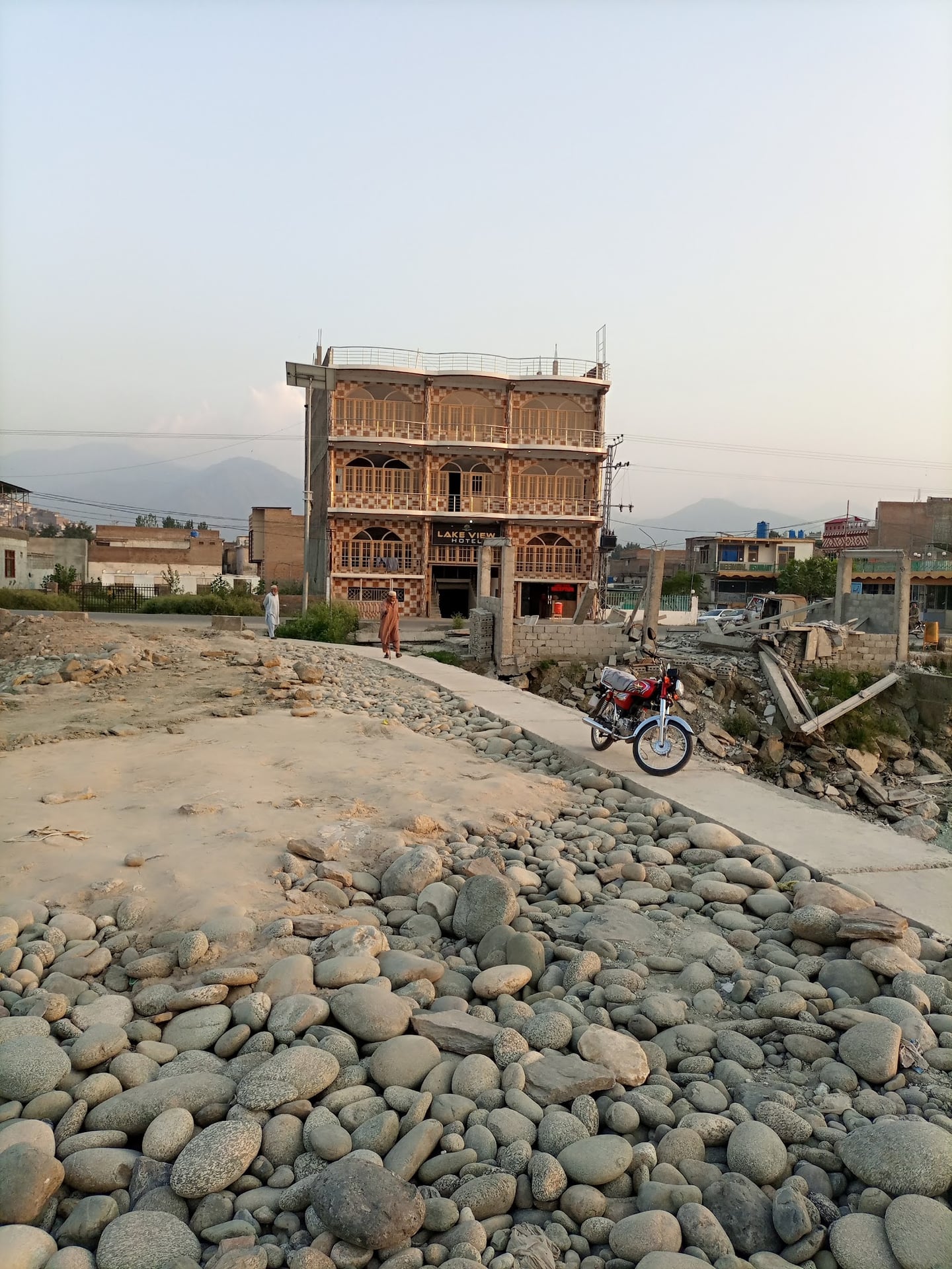 Lake View Hotel