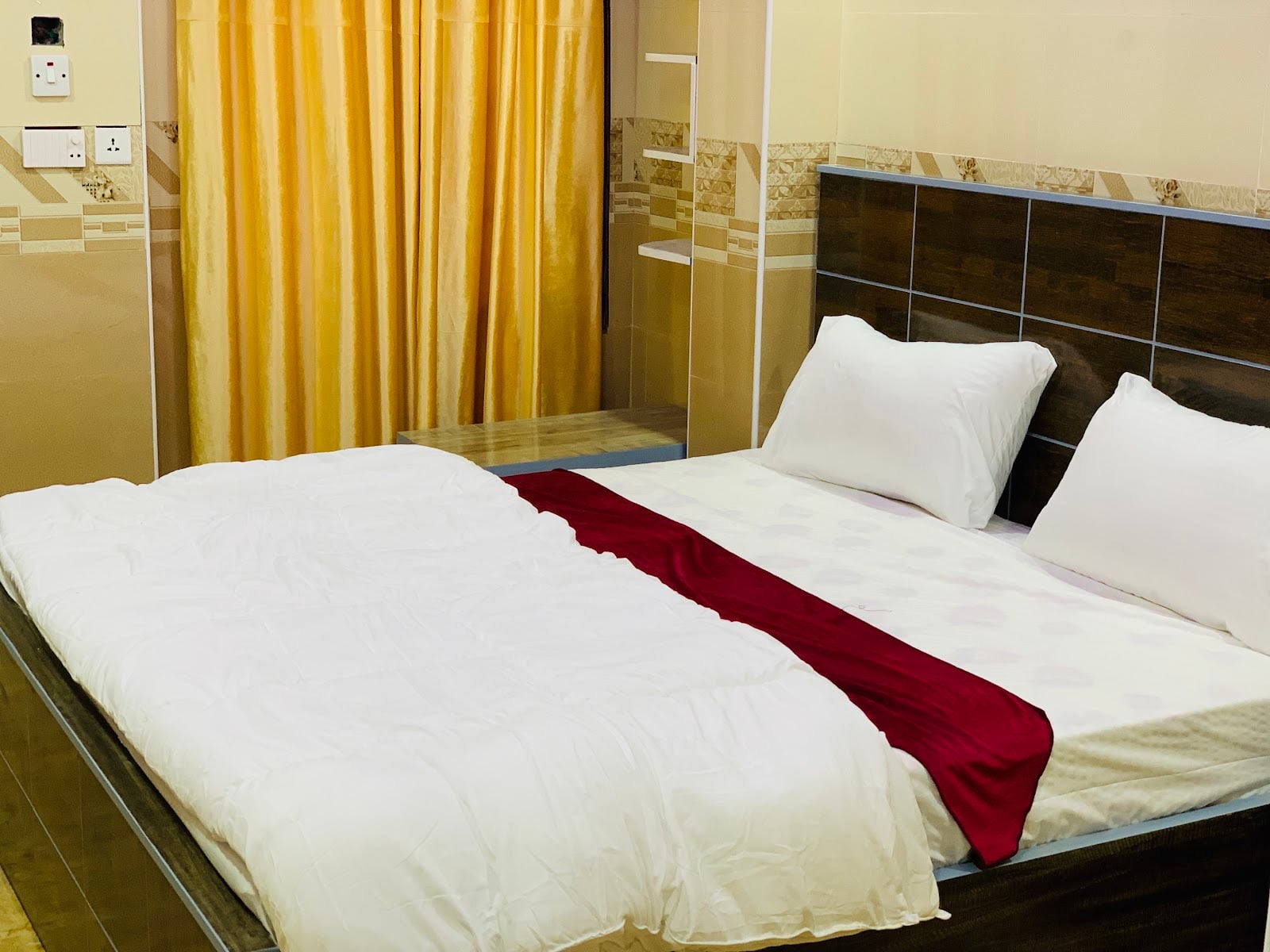 Lake View Hotel photo 2