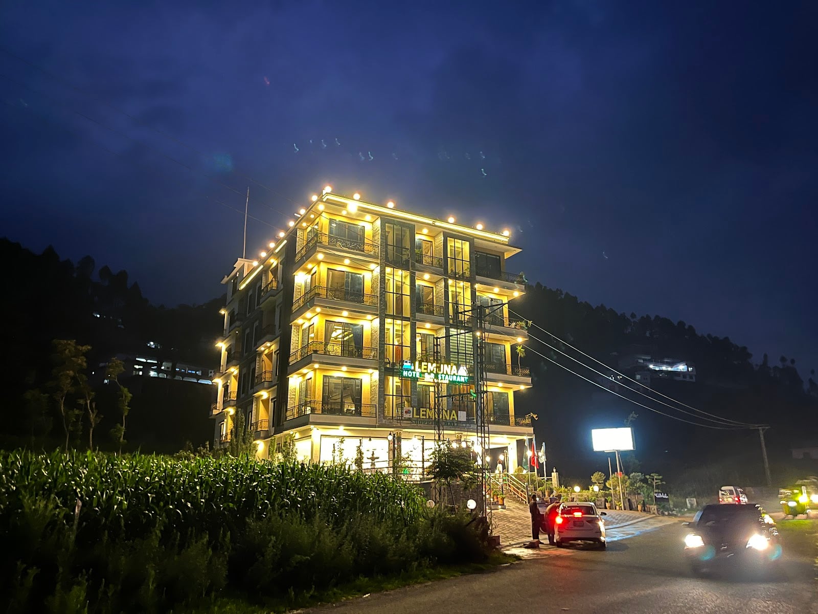 Lemuna Hotel and Restaurant
