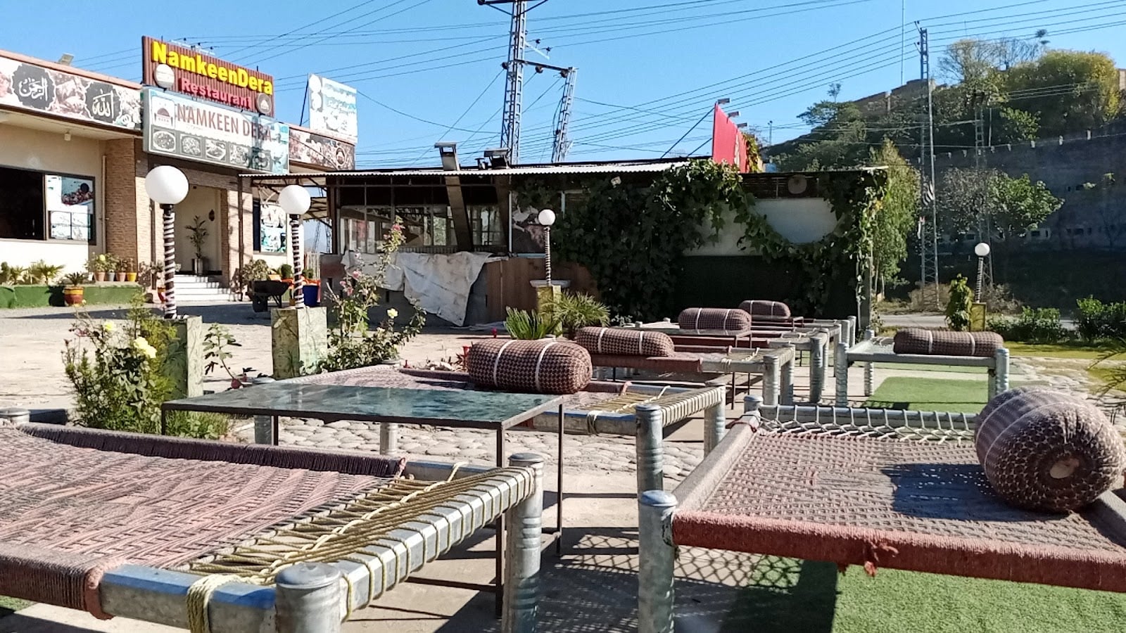Namkeen Dera Restaurant & Hotel