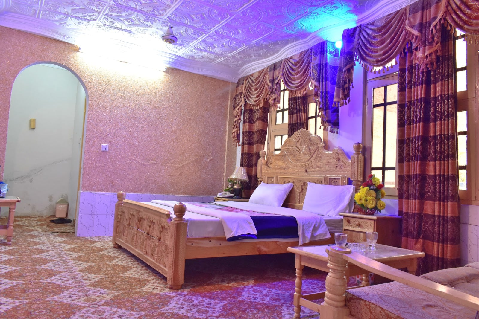 New Rose Hotel photo 4
