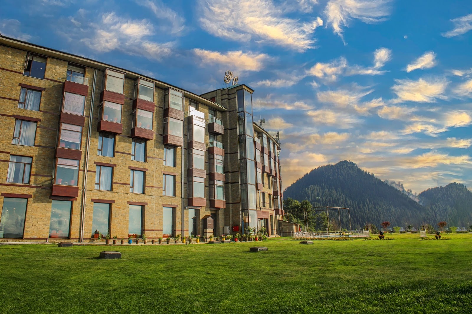 Pearl-Continental Hotel Malam Jabba