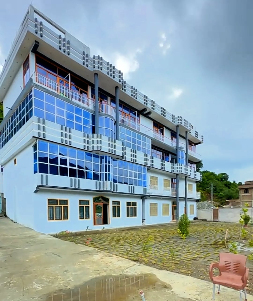 Riverine Hotel & Restaurant