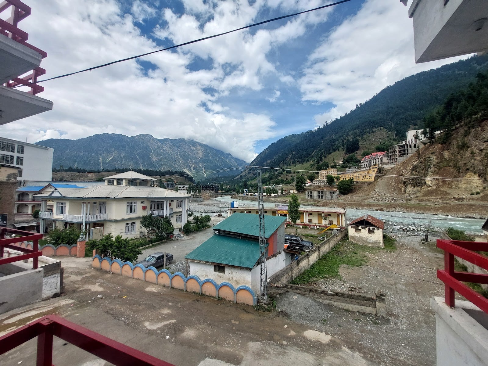 Royal Continental Hotel Kalam