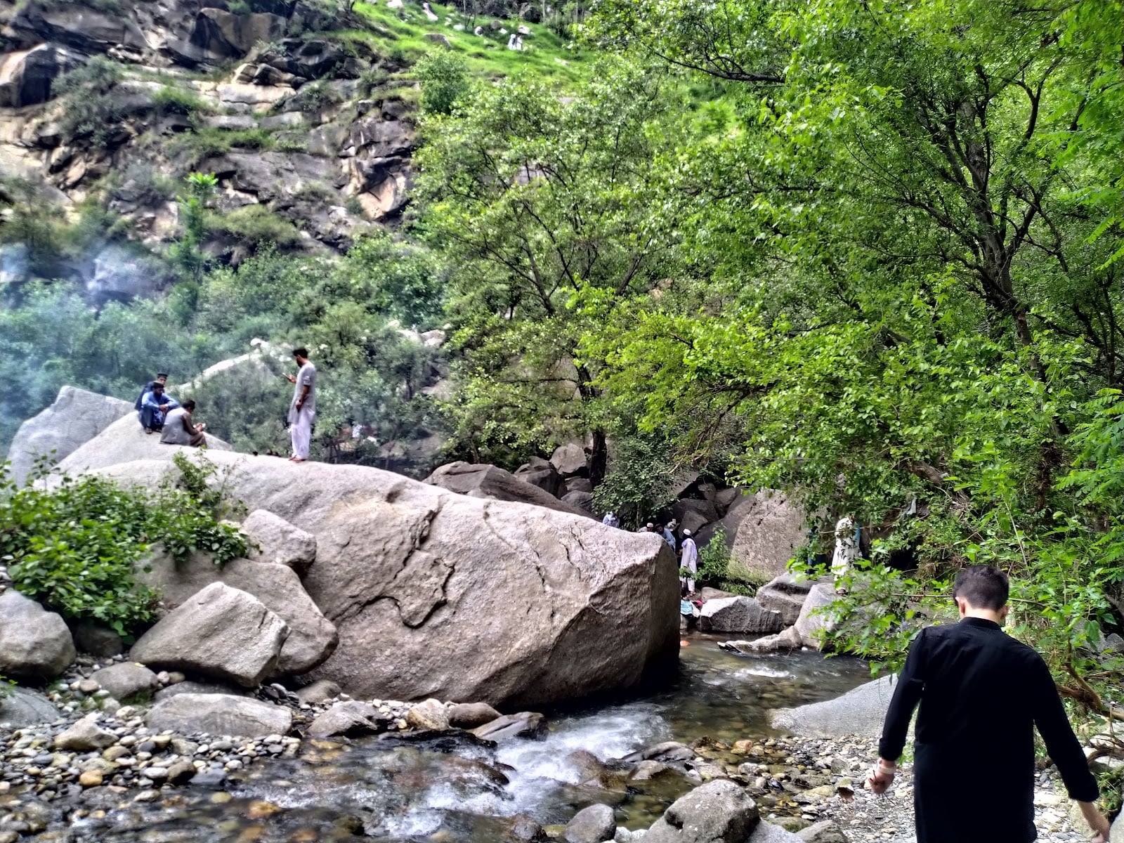 Shingro waterfall photo 4