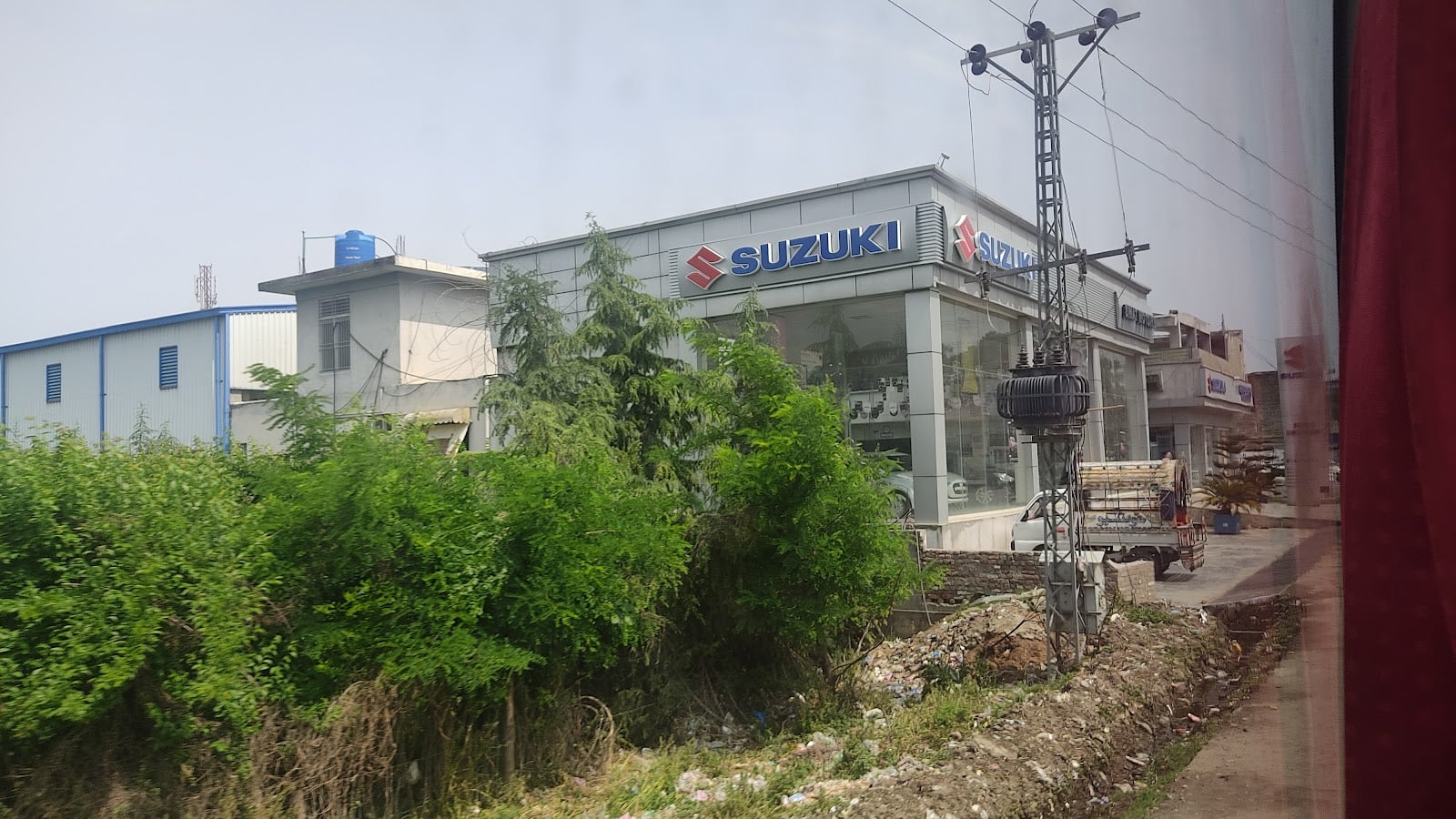 Suzuki show room and workshop