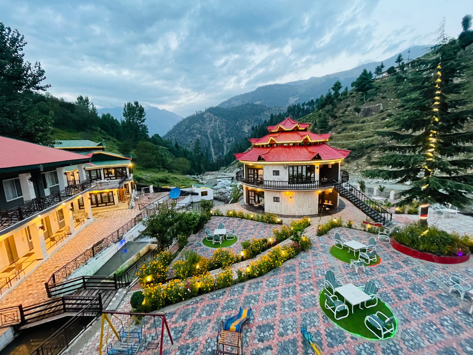 The Jungle Inn Resort
