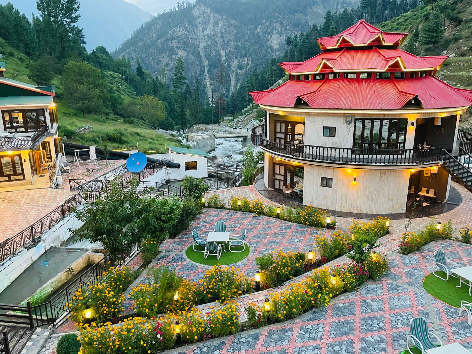 The Jungle Inn Resort photo 5
